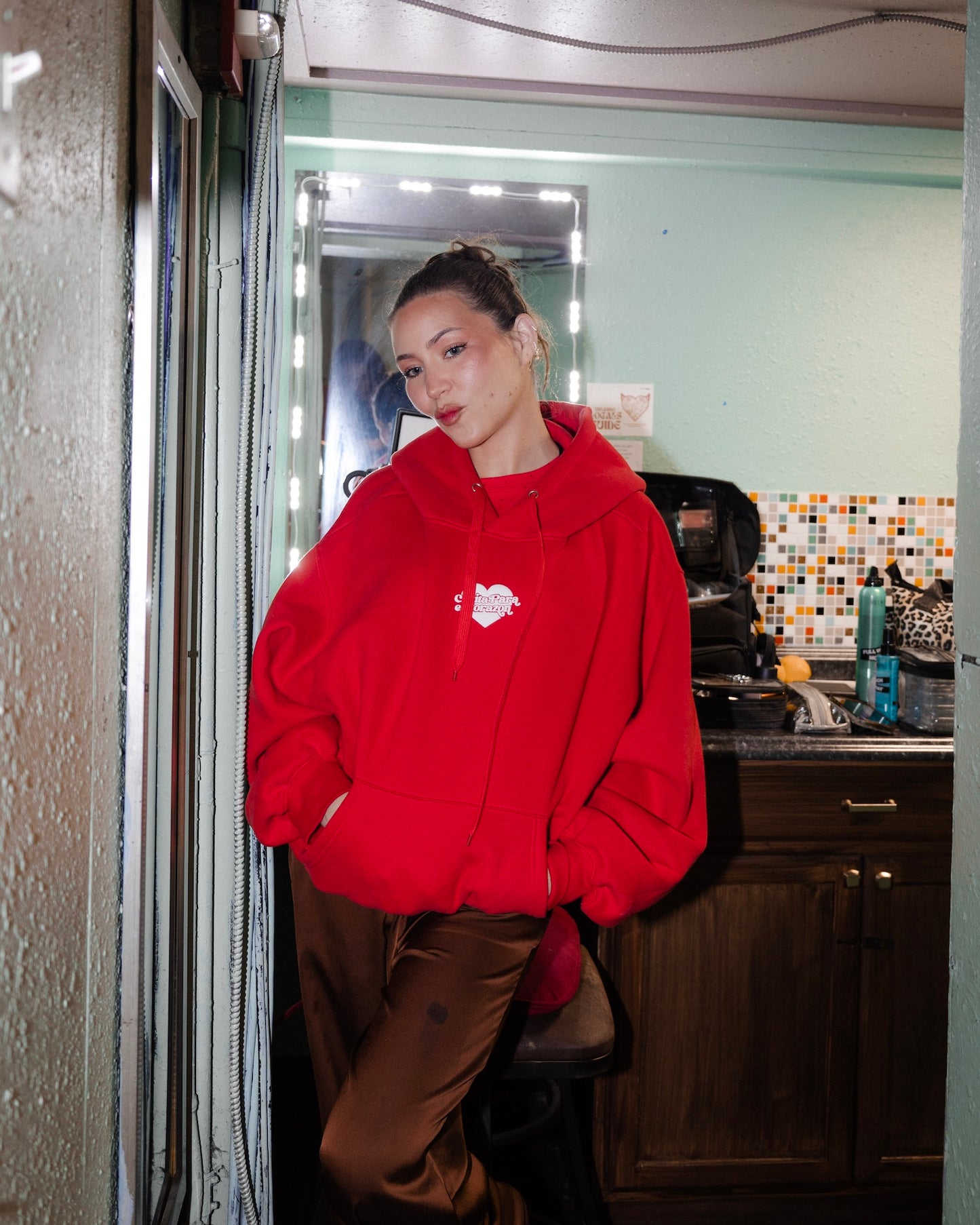 Curita Para El Corazon Hoodie (Red)