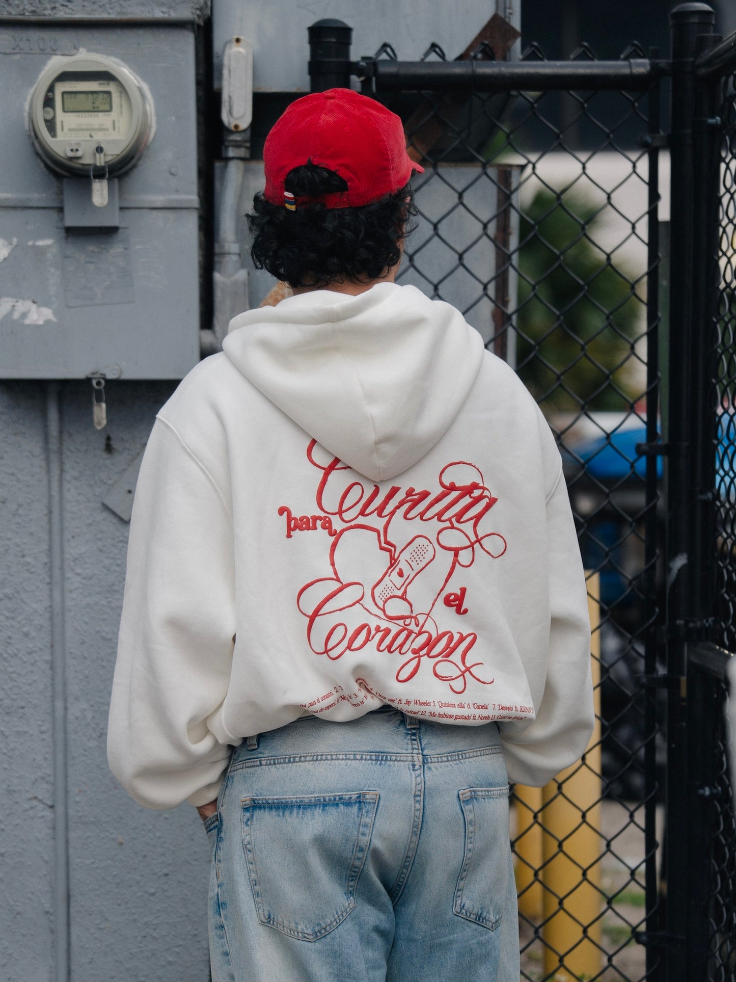 Curita Para El Corazon Hoodie (White)